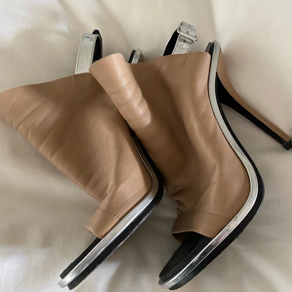 Women’s Balenciago heels - Picture 2 of 3